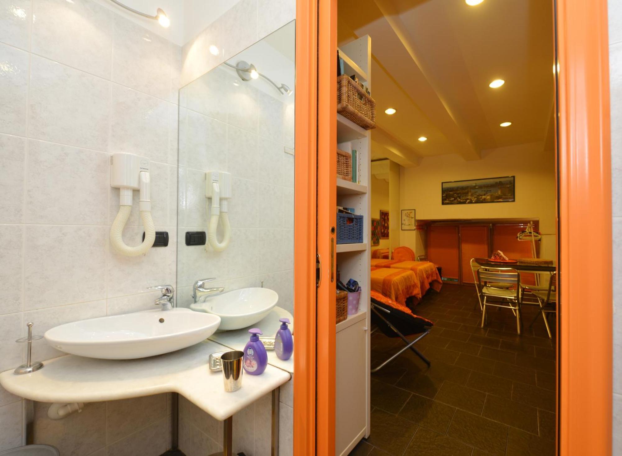 Bed & Breakfast Dell'acquario Genua